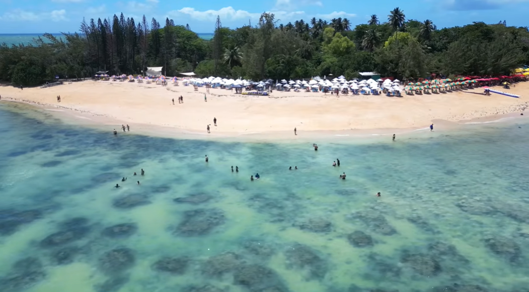 Praia e piscinas naturais da Ilha de Santo Aleixo