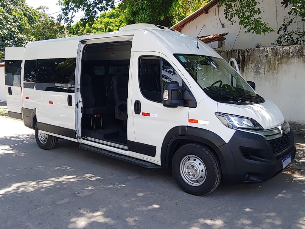 Van executiva da Novo Mar Turismo